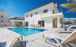 Villa Pistachio